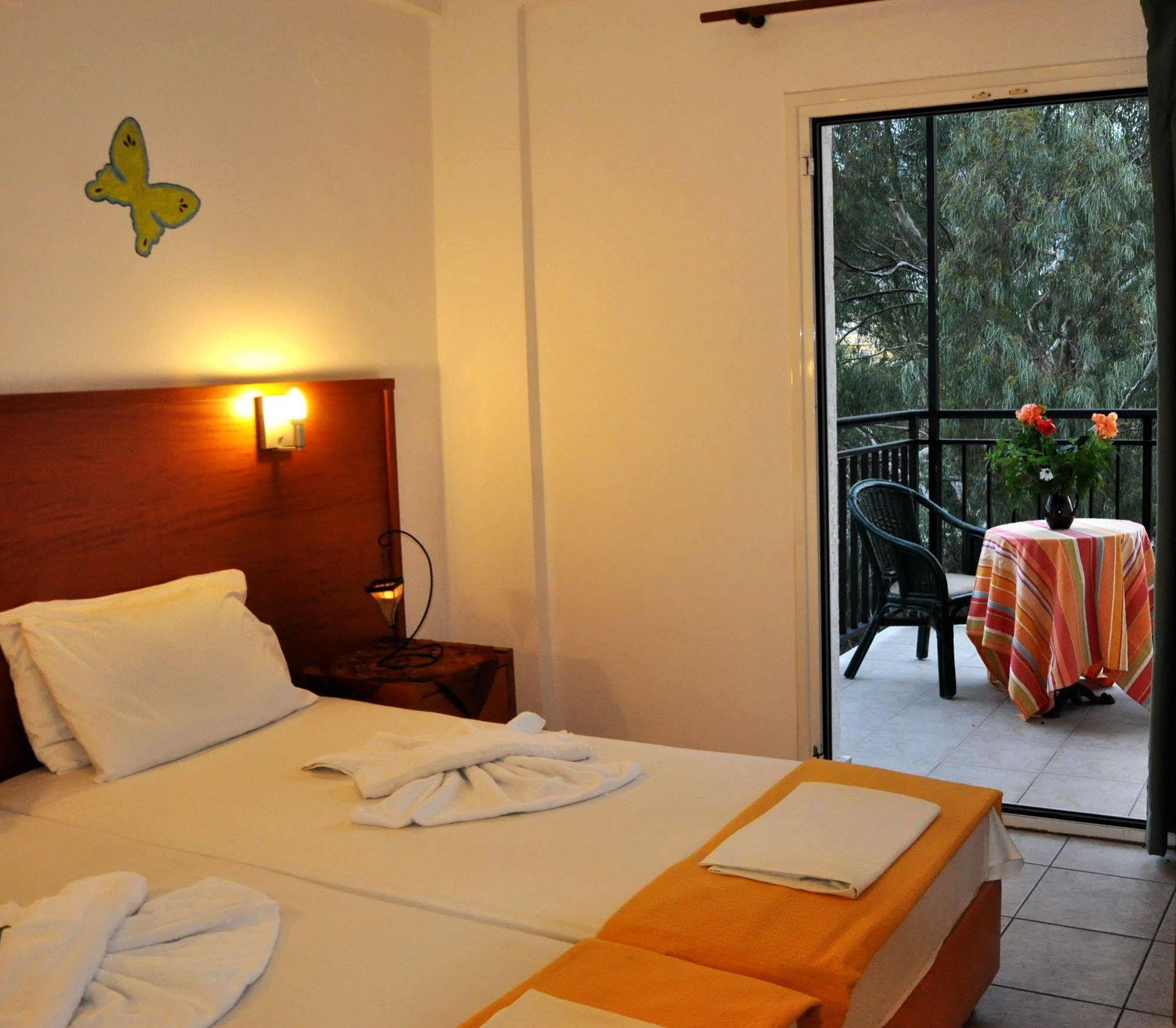 Haris Apartments Hersónissos Extérieur photo